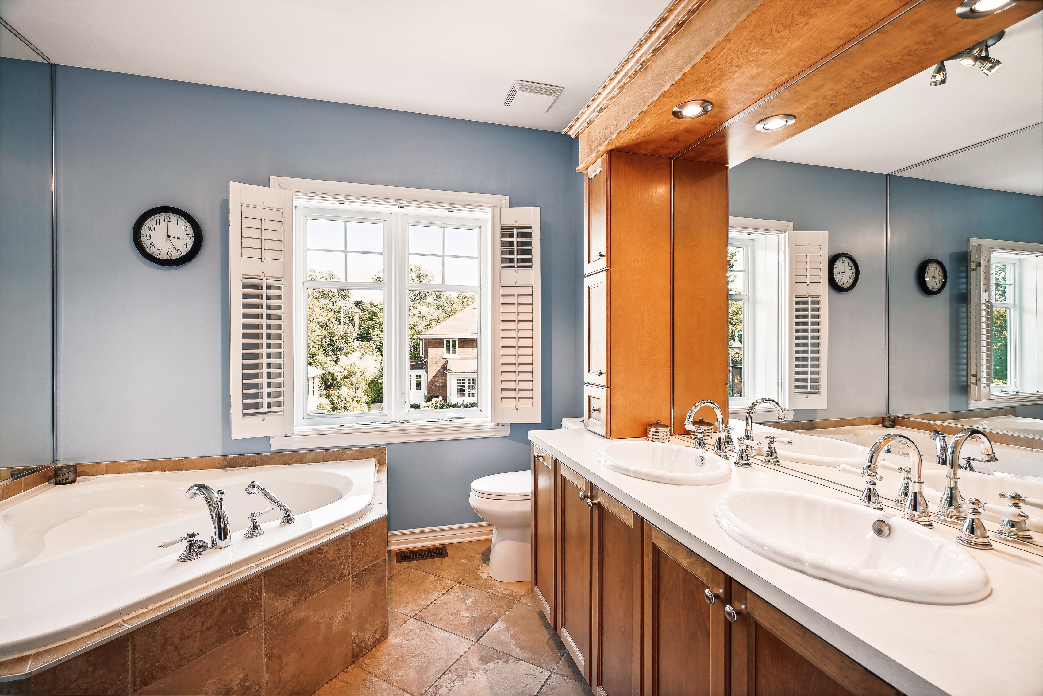 Ensuite bathroom